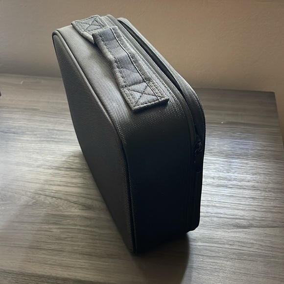 Cosmetic Case - Picture 7 of 8